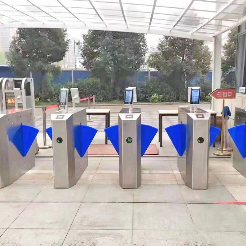 人臉識(shí)別道閘