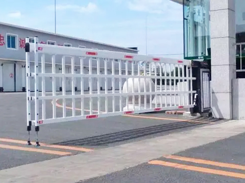 廣告道閘的優(yōu)勢(shì)是什么呢？